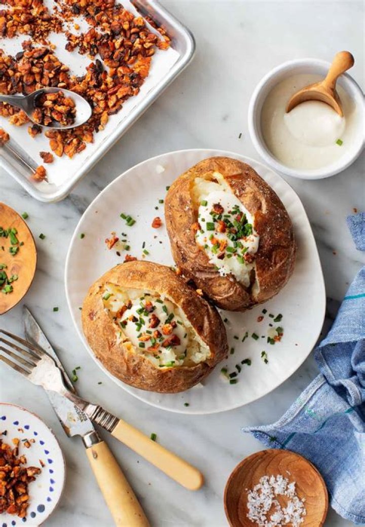 Are baked potatoes healthy to eat?