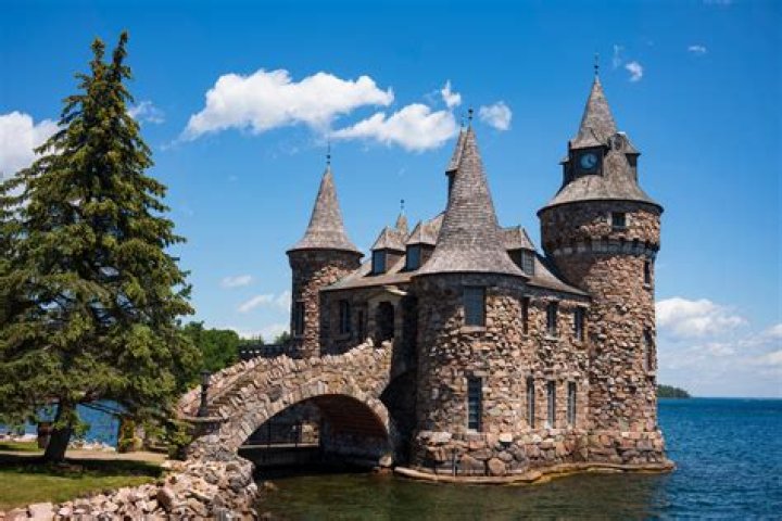 Are there castles in the United States?