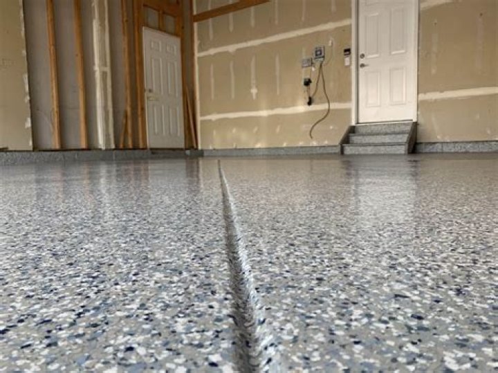 Can an epoxy floor chip?