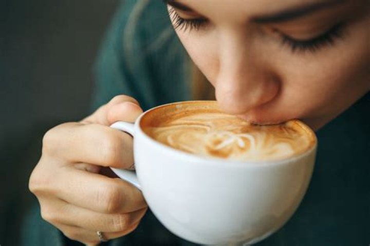 Can I drink coffee with veneers?
