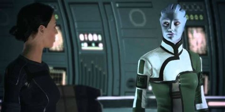 Can I romance both Liara and Ashley in Mass Effect 3?
