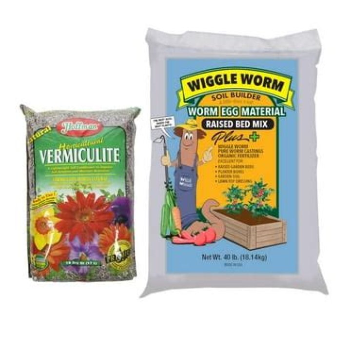 Can I use potting soil for worm bedding?