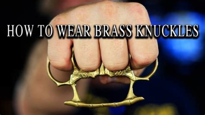 Can you fly with brass knuckles?