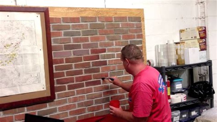 Can you paint mortar between bricks?