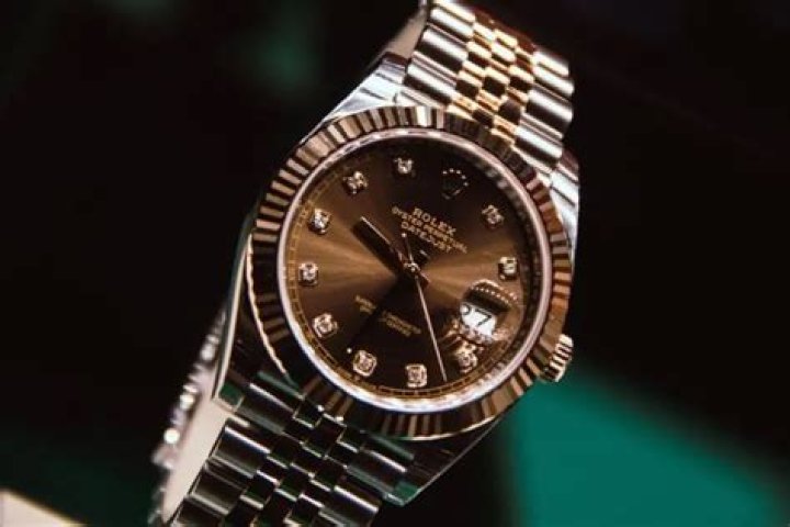 Can you pawn a Rolex?
