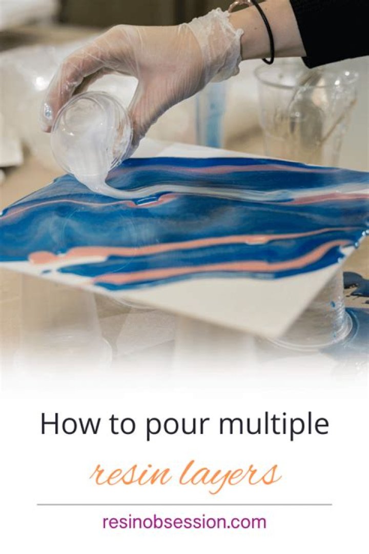 Can you pour resin in layers?