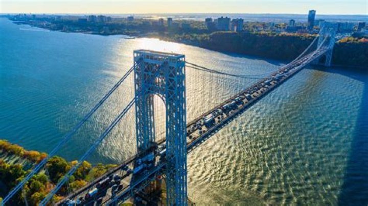 Can you survive jumping off the GW bridge?
