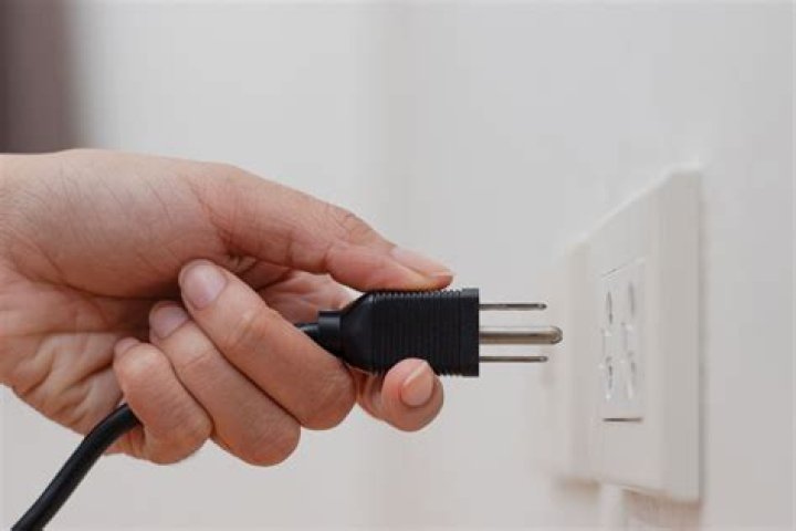 Can you unplug a Tesla without a key?