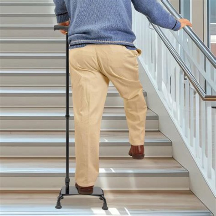 Can you walk up stairs with a torn meniscus?