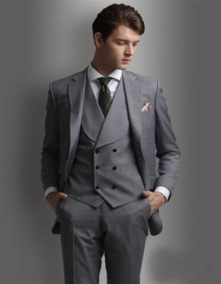 Can you wear a vest with a double-breasted suit?