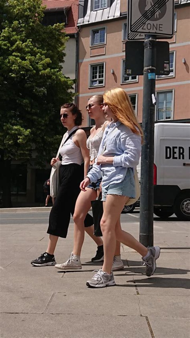 Can you wear shorts in Germany?