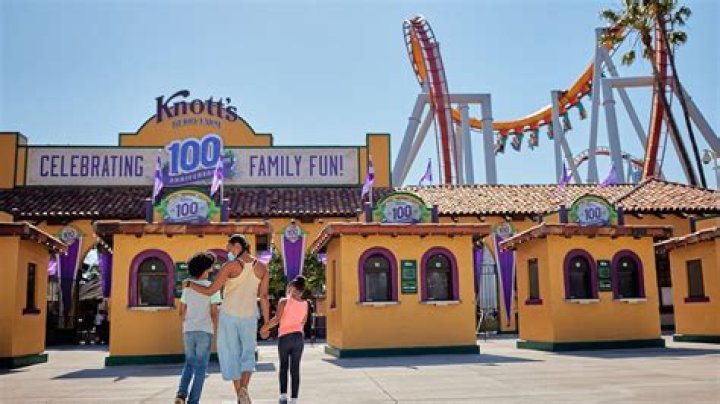Did Disney copy Knott's Berry Farm?