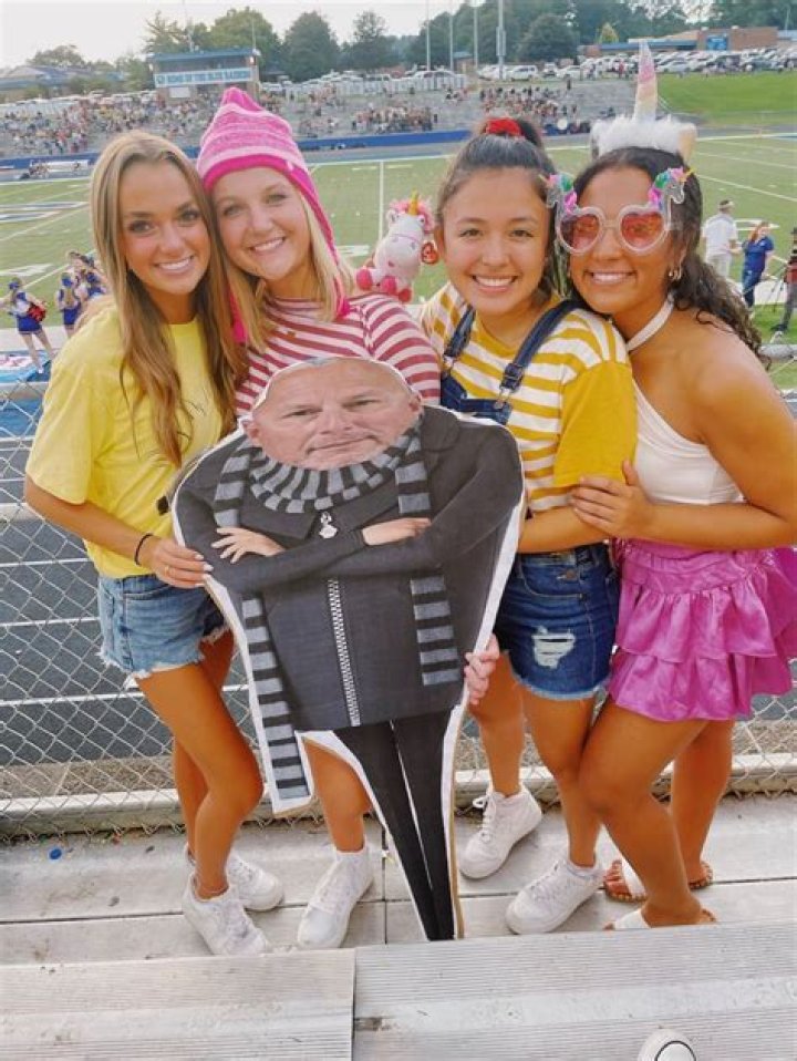Do fraternities still have little sisters?