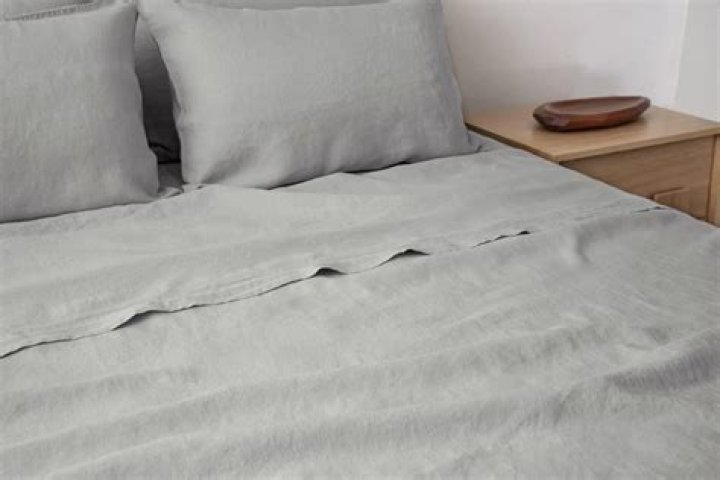 Do linen sheets shed?