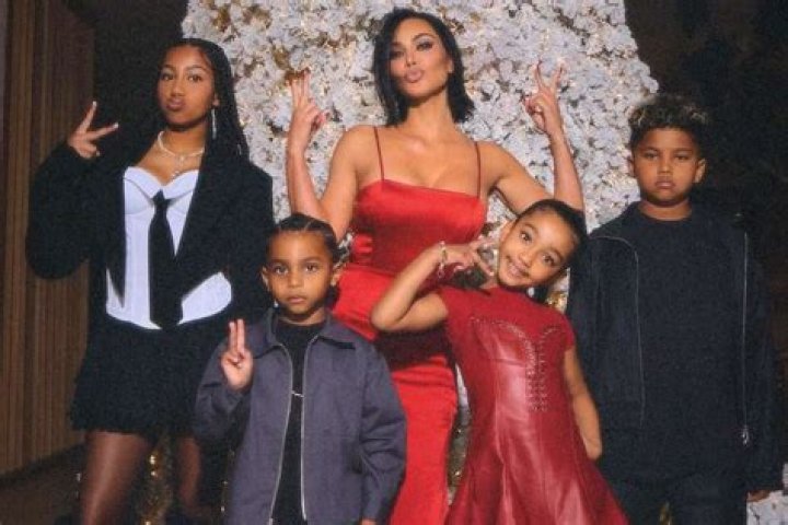 Do the Kardashian still own DASH?