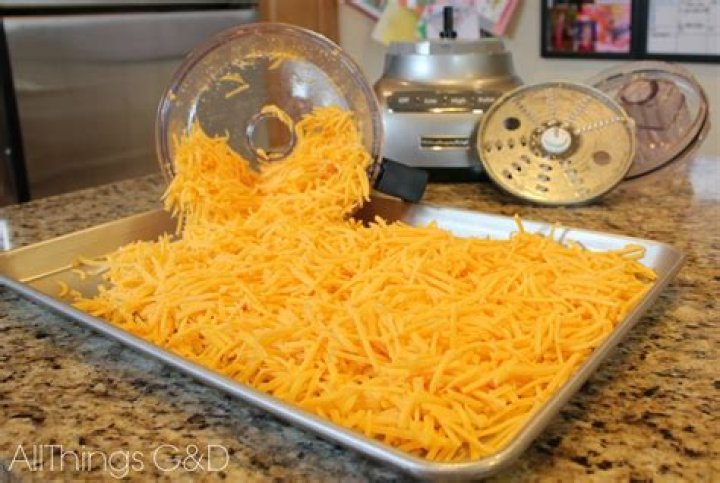 Do they put sawdust in cheese?