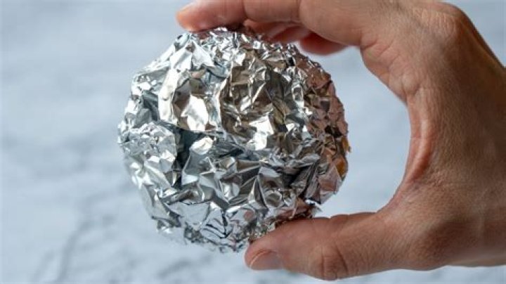 Does aluminum foil deter rats?