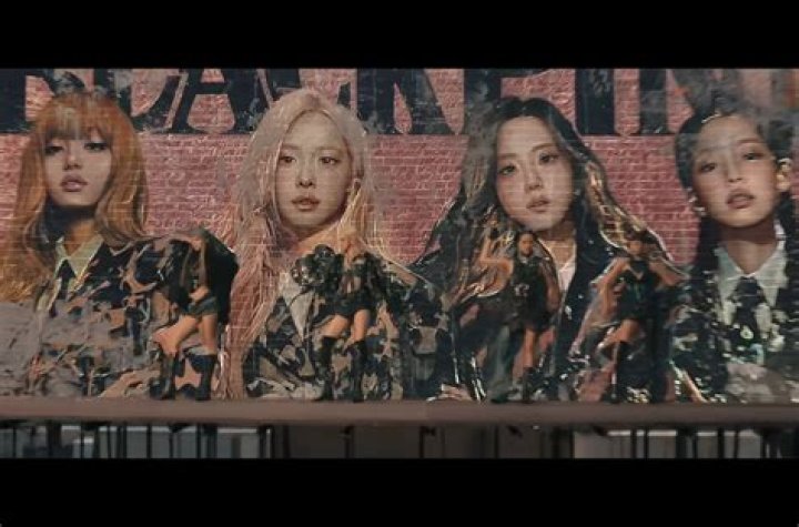 Does Blackpink go to college?