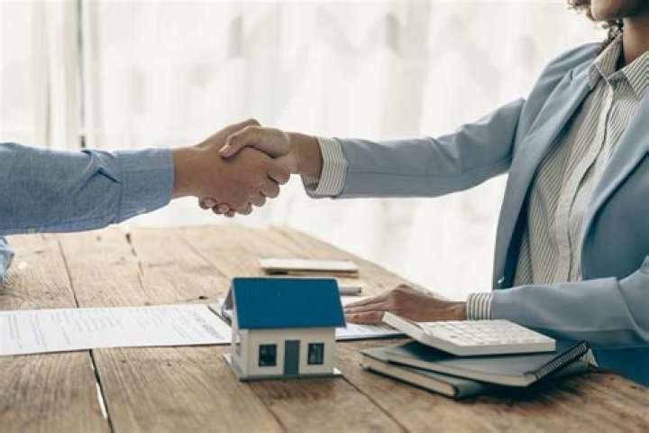 Does it take all day to exchange contracts?