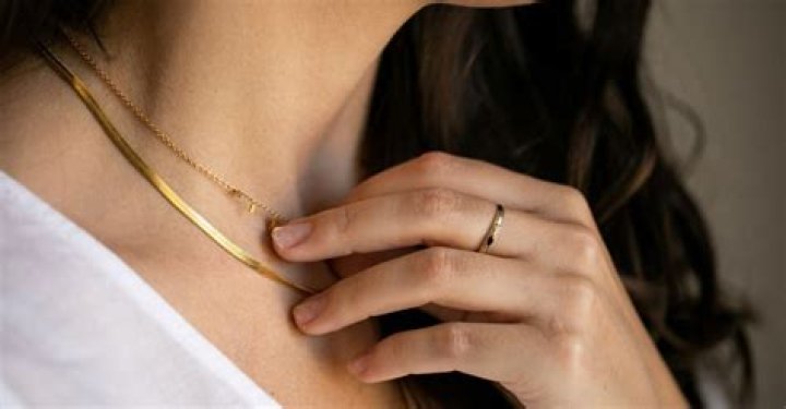 Does Kohl's sell real gold jewelry?