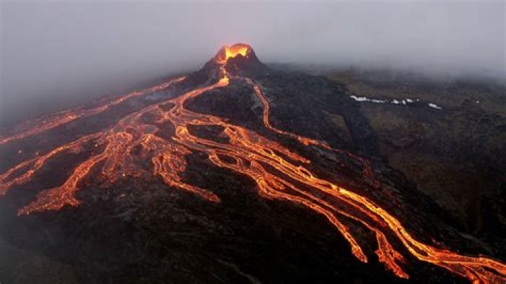 Does titanium stop lava?