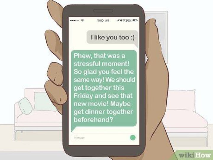 How do I get him to hook me over text?