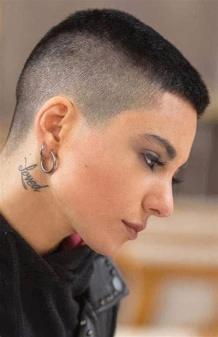 How do I give myself a buzz cut female?