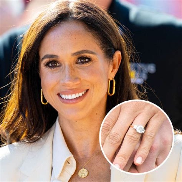 How many carat is Meghan Markle's ring?