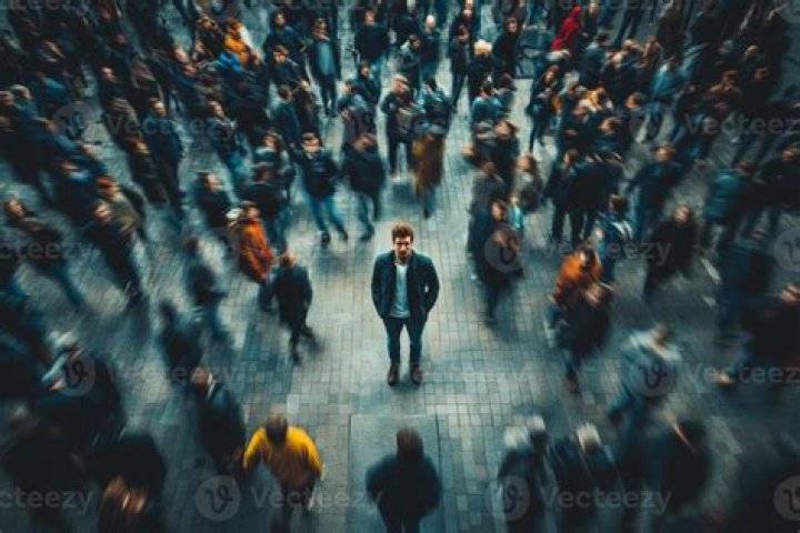 How many people are all alone?