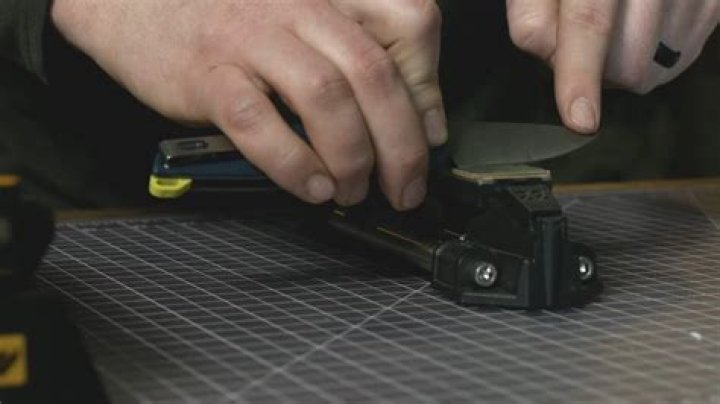How many times should I strop a knife?