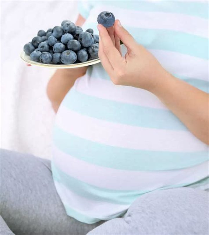 How much blueberries can a pregnant woman eat?