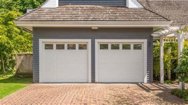 How much does garage add to home value?
