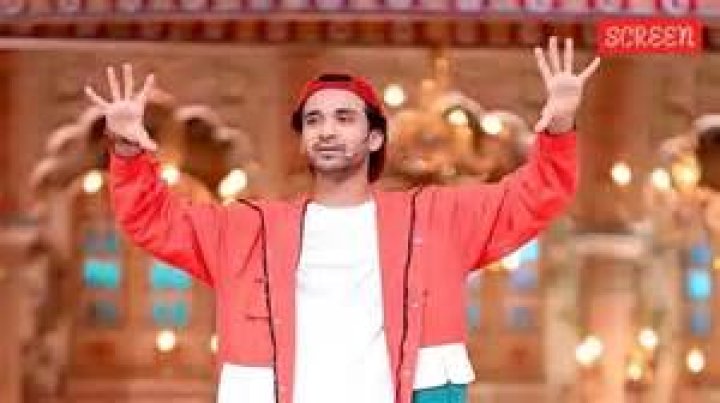 How much does Raghav Juyal earn?