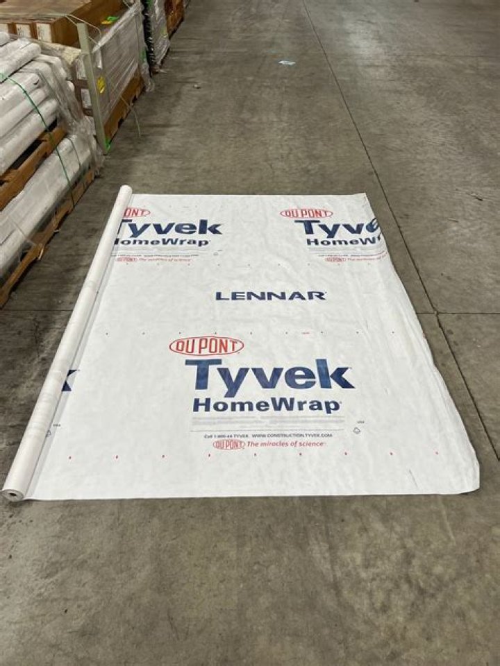 How much should Tyvek overlap?