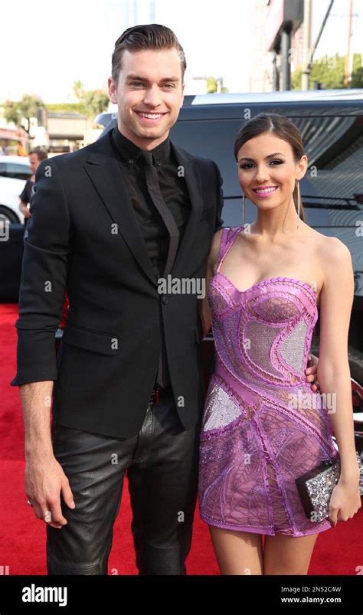 How old was Victoria Justice when he dated Rottman?
