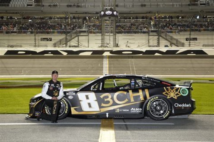 How tall is Kyle Busch the race car driver?
