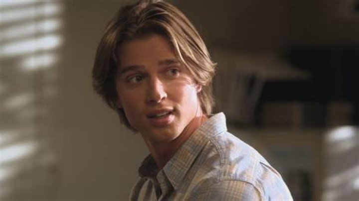 Is Charles DiLaurentis Jason's twin?
