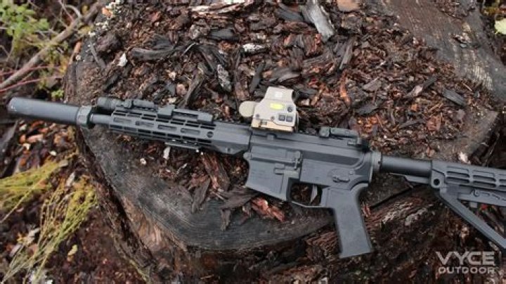 Is EOTech better than red dot?