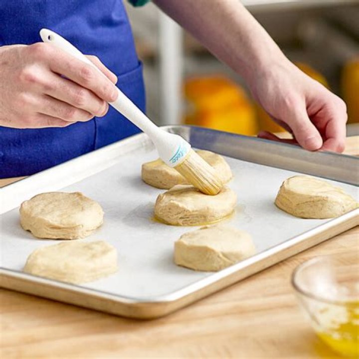 Is it better to brush pastry with egg or milk?