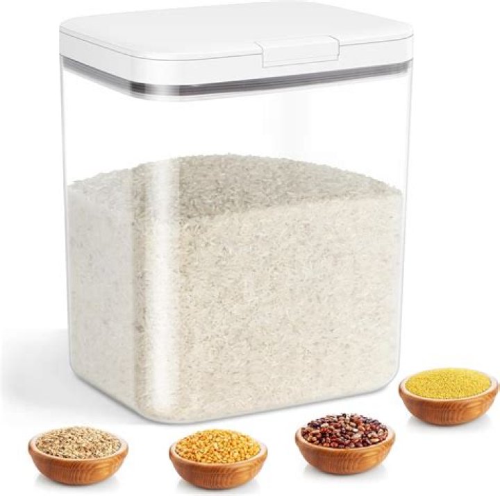 Is it safe to store rice in plastic containers?