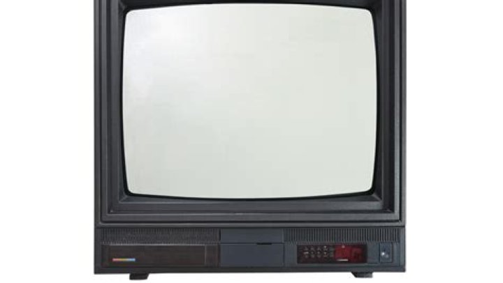 Is it worse to watch TV in the dark?