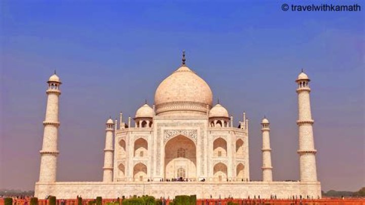 Is Taj Mahal removed from 7 Wonders?