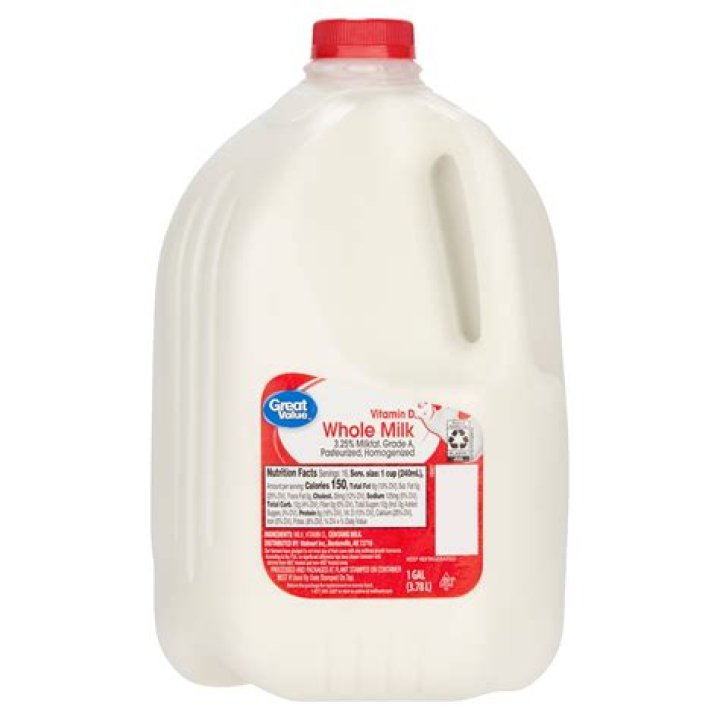 Is there milk in eggos?
