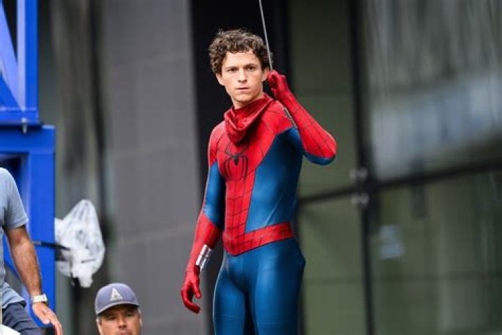 Is Tom Holland a good dancer?