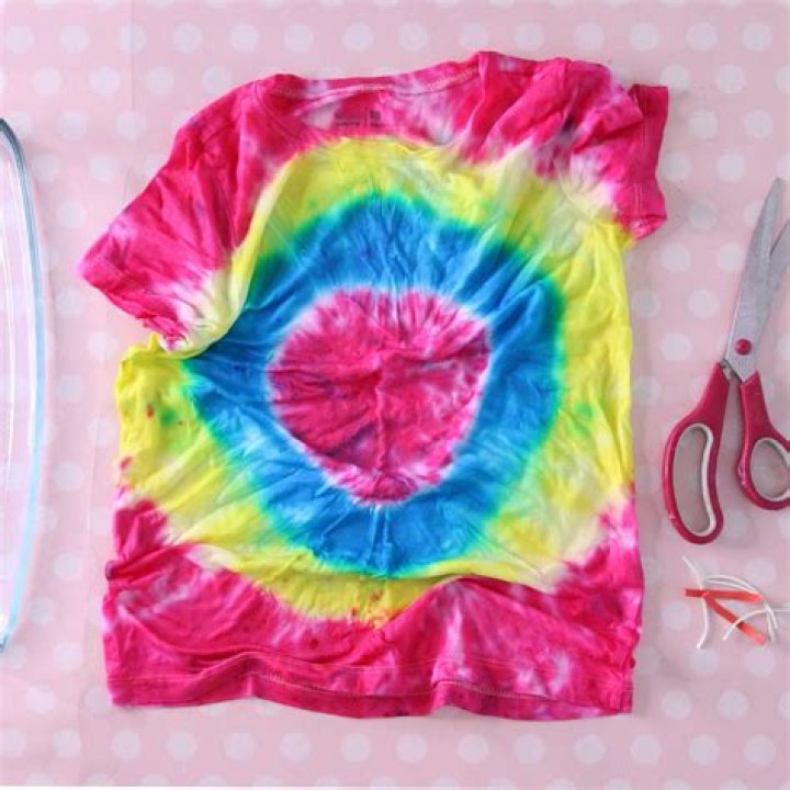Should I wash tie-dye in hot or cold?