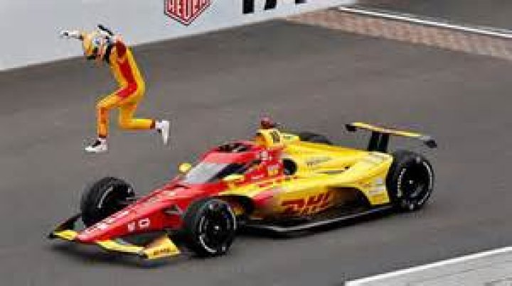 What's bigger Formula 1 or NASCAR?