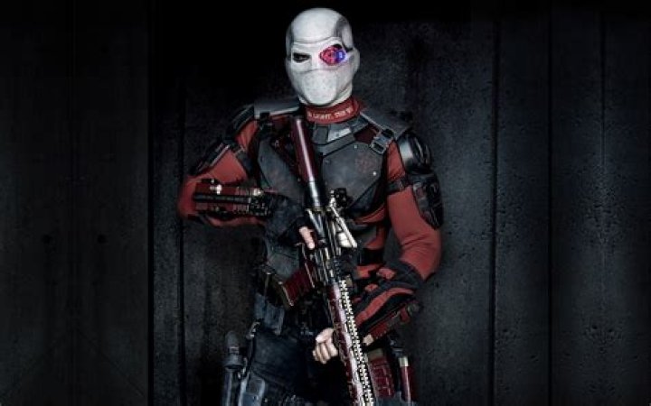 What's on Deadshot's collar?