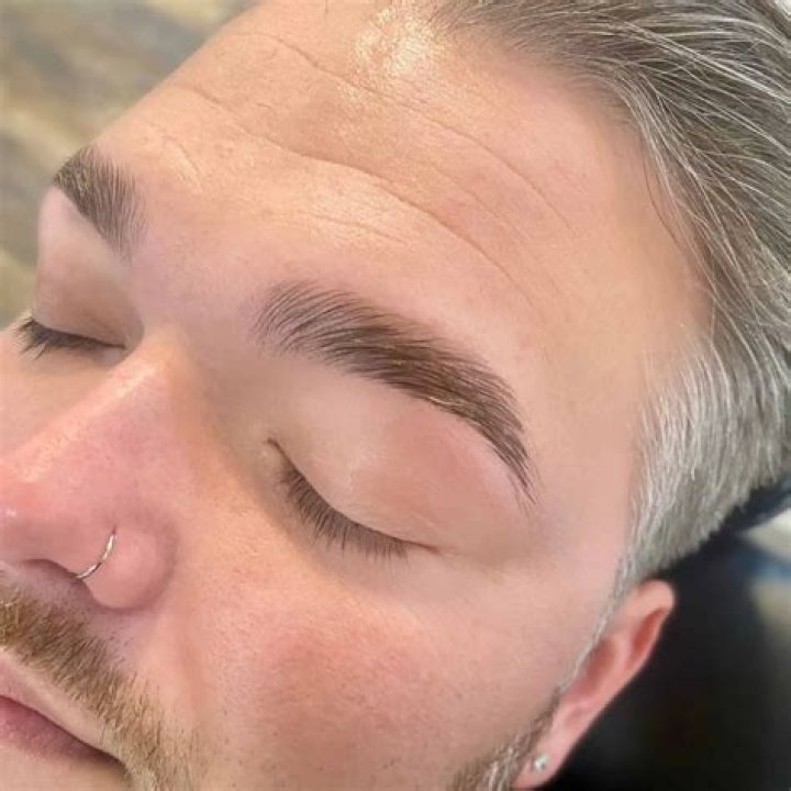 What are good eyebrows for a guy?