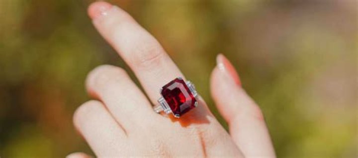 What are the benefits of wearing rubies?