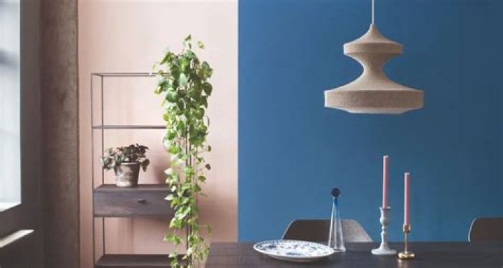 What color LED lights do mosquitoes hate?